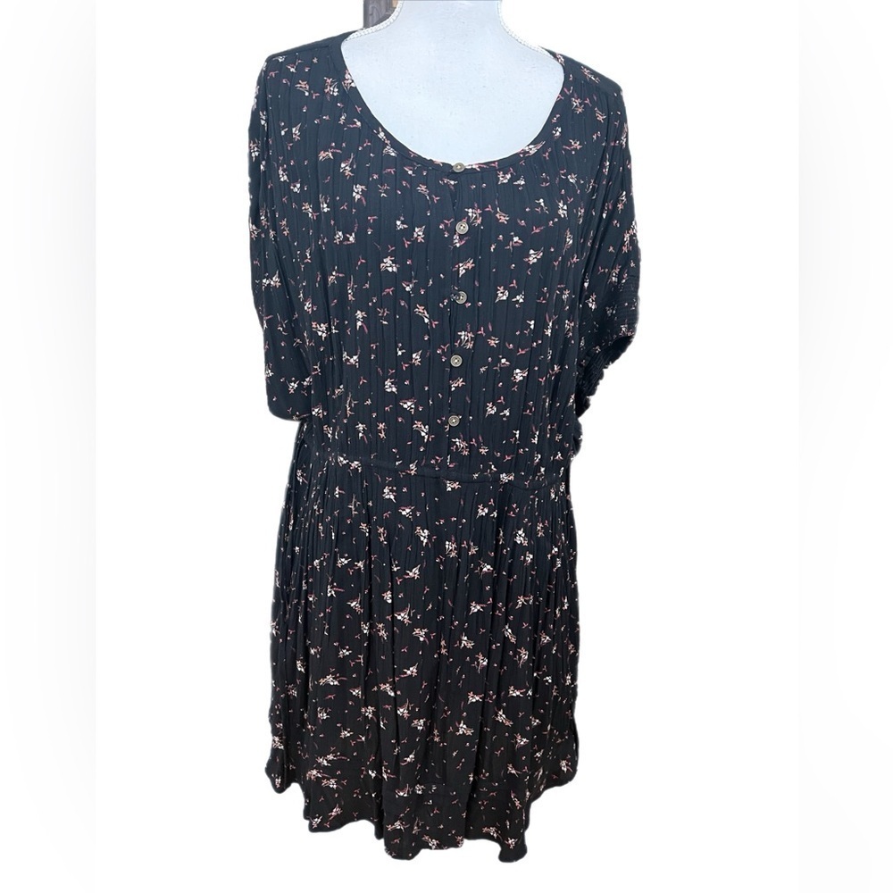 True Craft NWT Woman's Short sleeve Dress Size XL Black floral Adjustable Waist